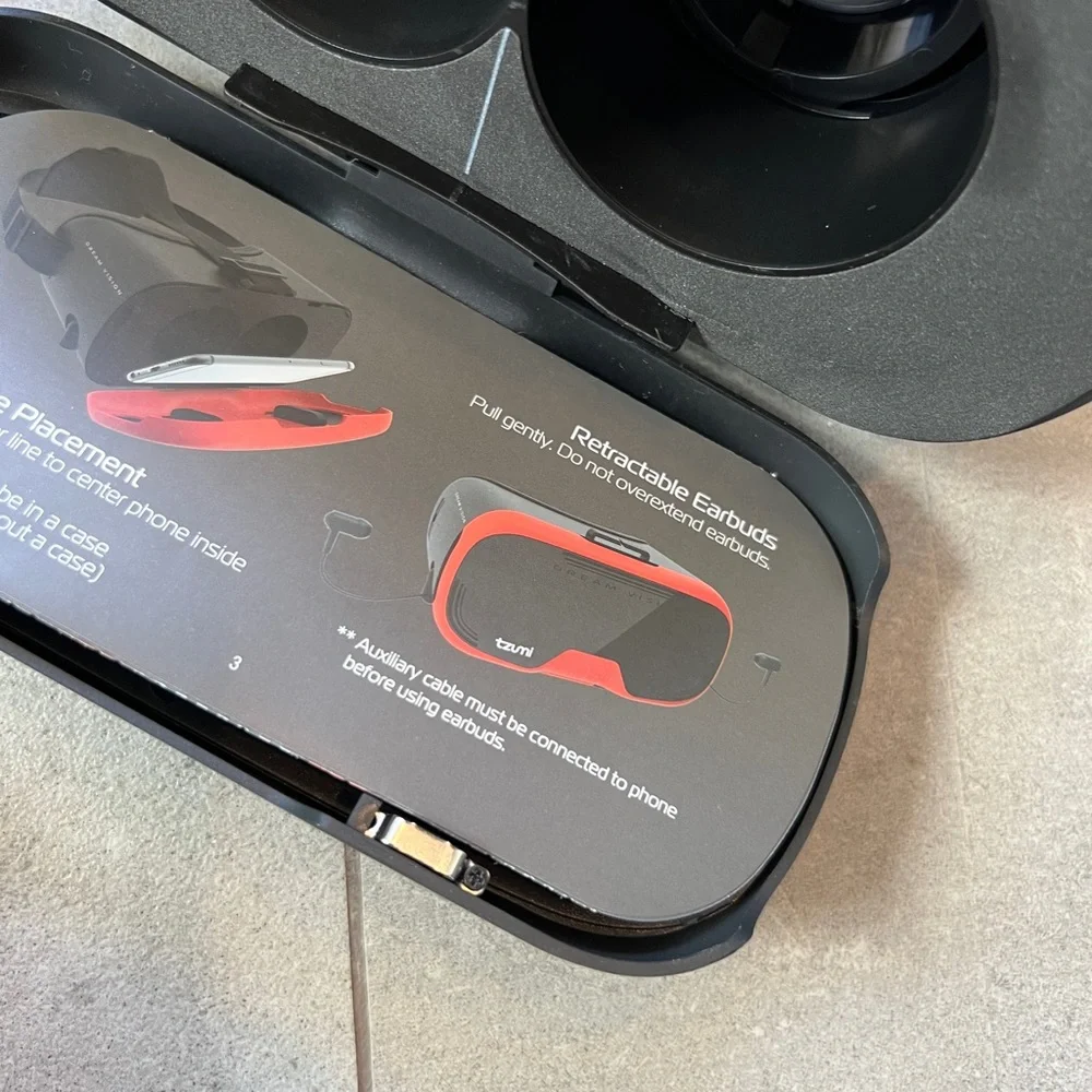 NIB Dream Vision Virtual Reality smartphone headset - works w all VR apps! Gift?